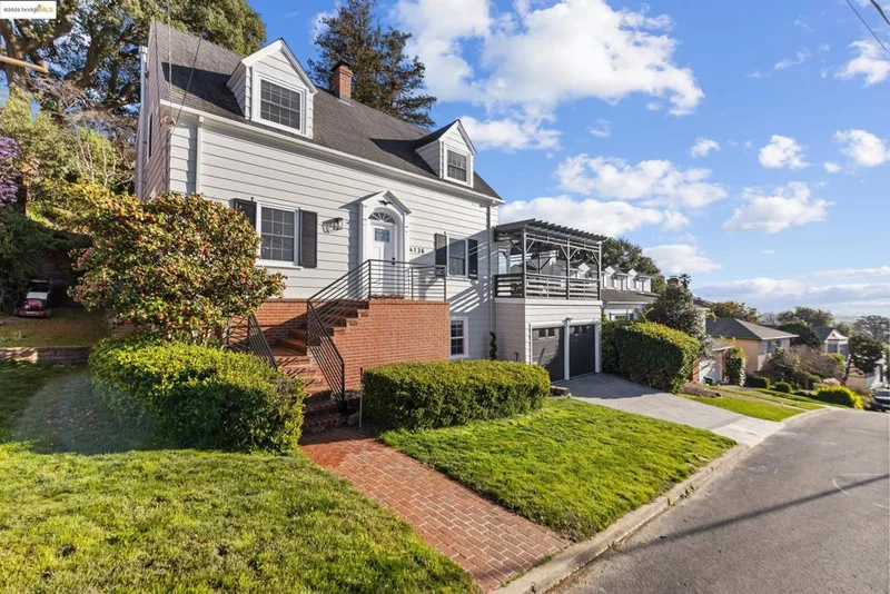4136 Barner Ave, Oakland, CA 94602-3417