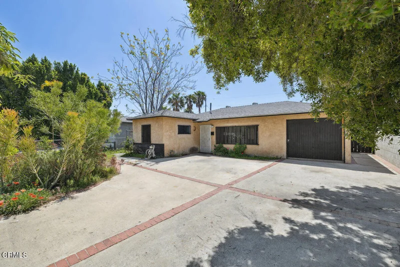 11211 De Haven Avenue, Pacoima, CA 91331
