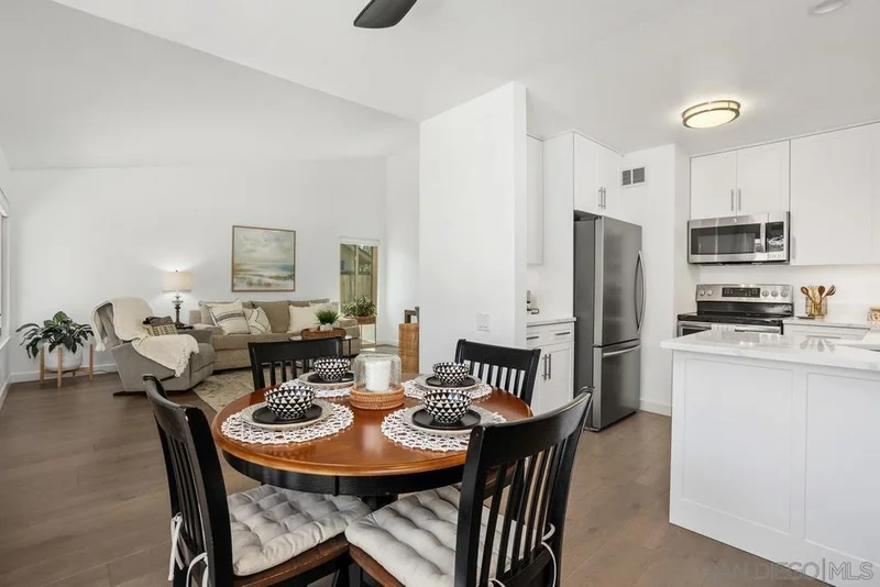545 Shady Brook Pl, Escondido, CA 92026
