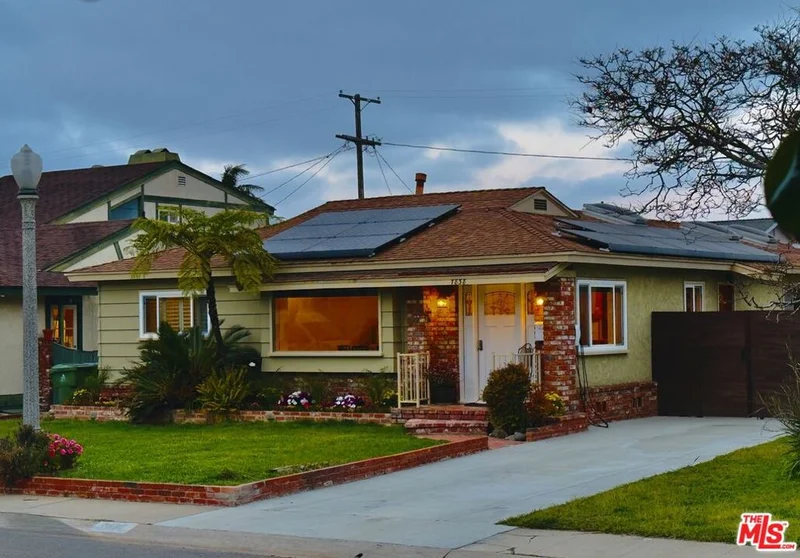 7838 Naylor Avenue, Los Angeles, CA 90045