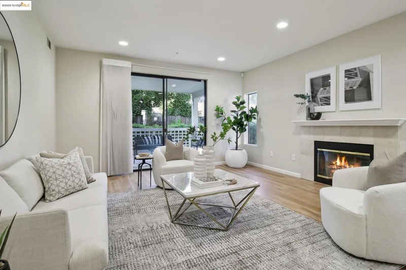 2584 Oak Rd 122, Walnut Creek, CA 94597