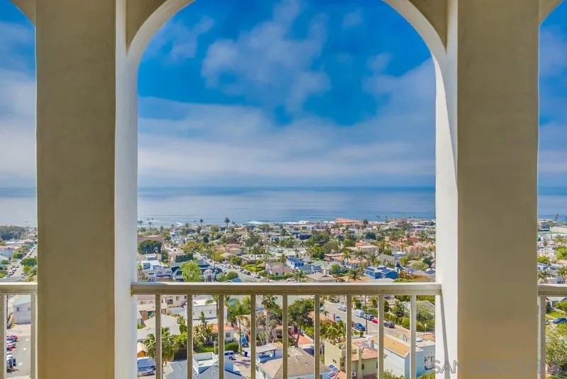 1001 Genter Street 10G, La Jolla, CA 92037