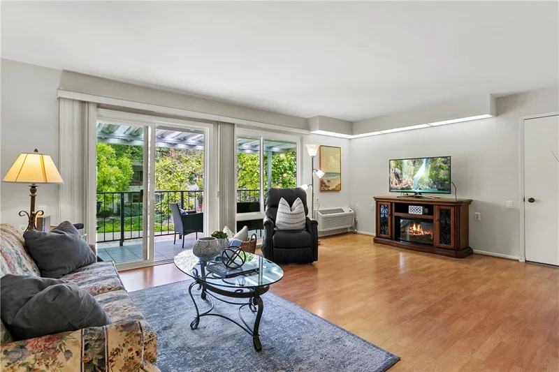 2275 Via Mariposa E N, Laguna Woods, CA 92637