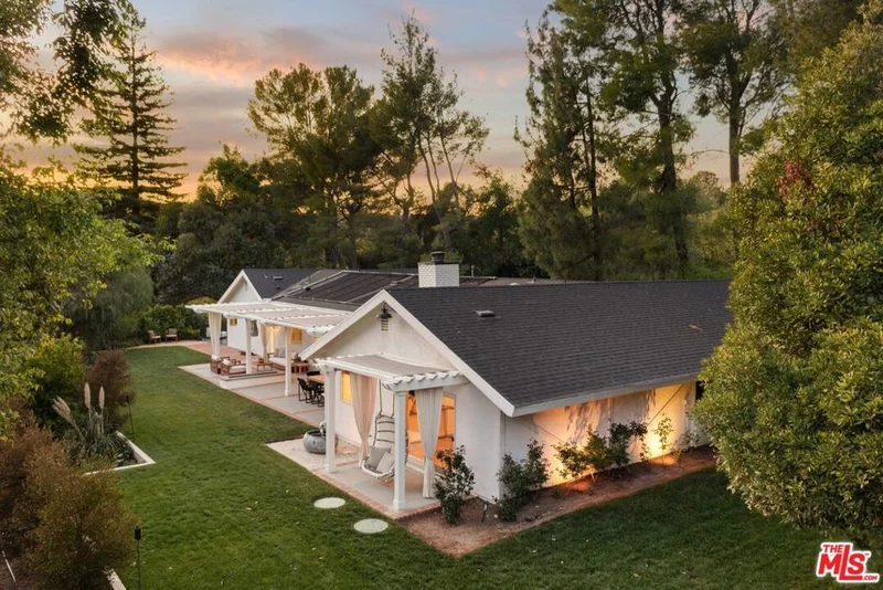 3021 Turtle Creek Road, Calabasas, CA 91302