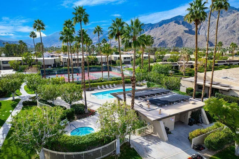 300 Tiffany Circle E, Palm Springs, CA 92262