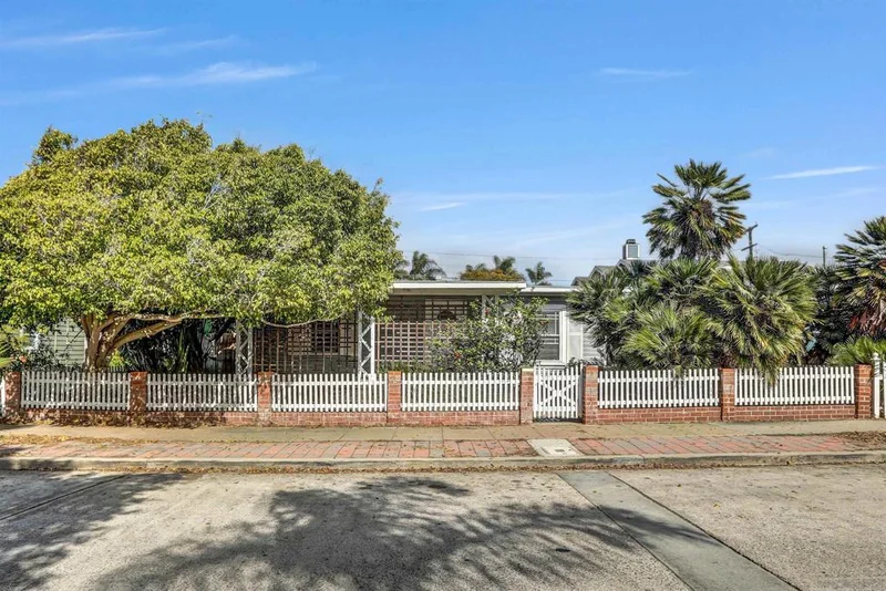 4640 Greene St, San Diego, CA 92107