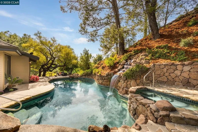 2565 Rolling Hills Ct, Alamo, CA 94507