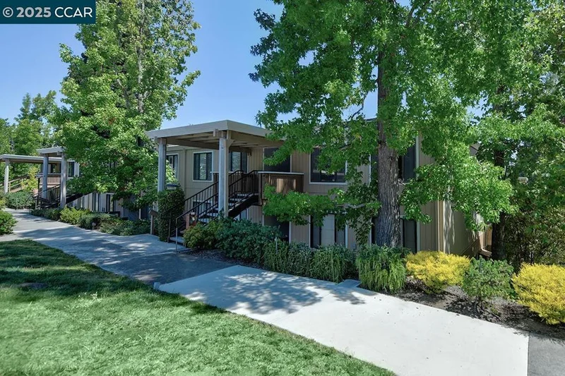 1132 Running Springs Rd 12, Walnut Creek, CA 94595