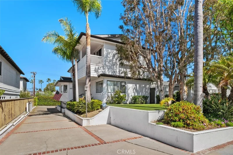 411 Tustin Avenue, Newport Beach, CA 92663