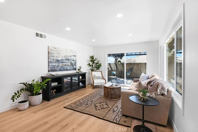 1001 N Van Buren Street, Placentia, CA 92870