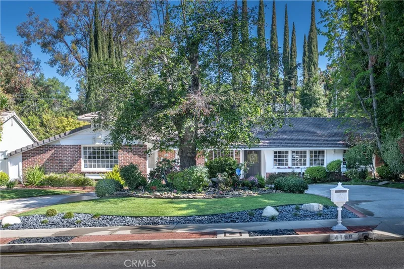 4160 Hayvenhurst Drive, Encino, CA 91436