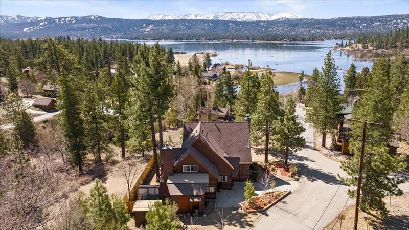 1037 Grey Back Trail, Fawnskin, CA 92333