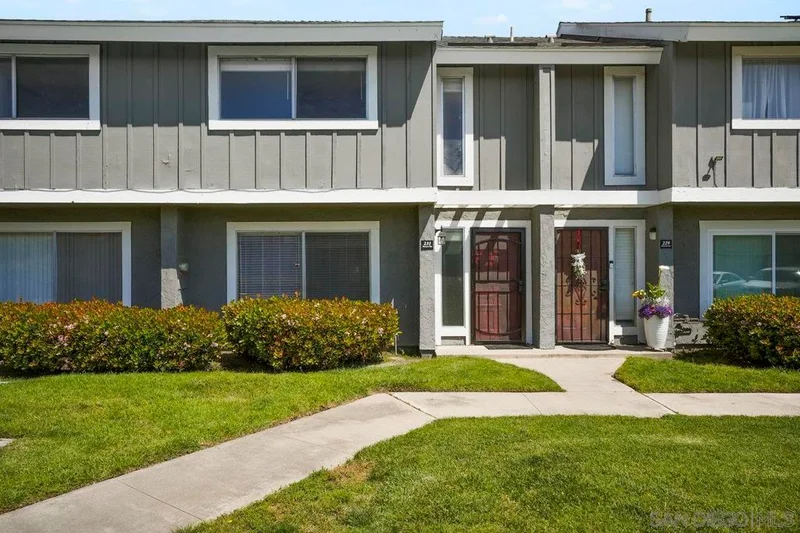 231 Blossom Way, Oceanside, CA 92058
