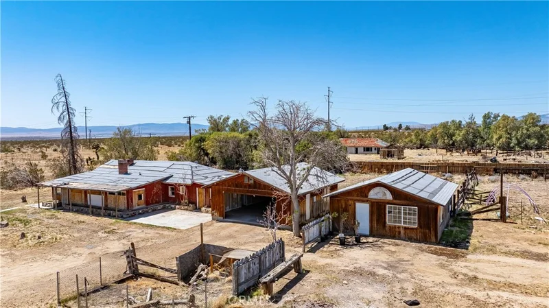 10085 Hamilton Road, Rosamond, CA 93560