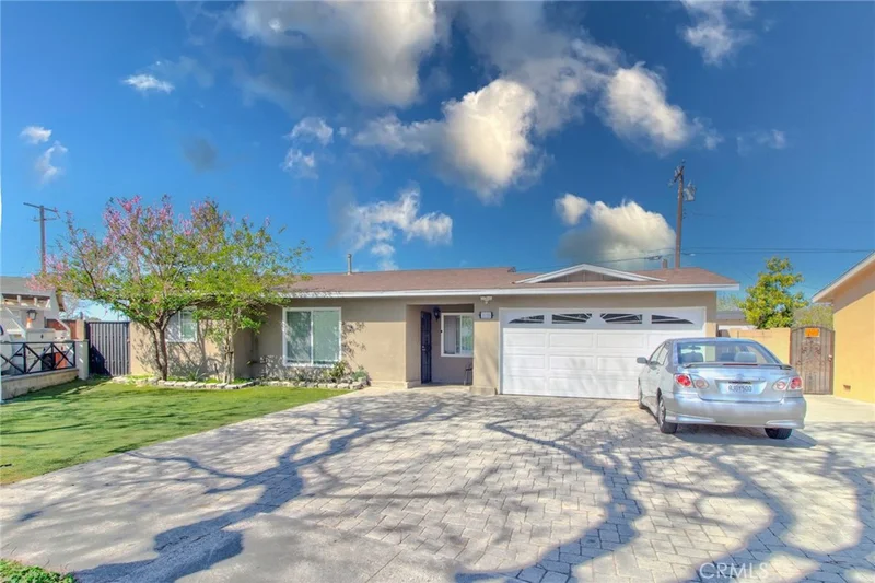 1130 S Shelley Street, Santa Ana, CA 92704
