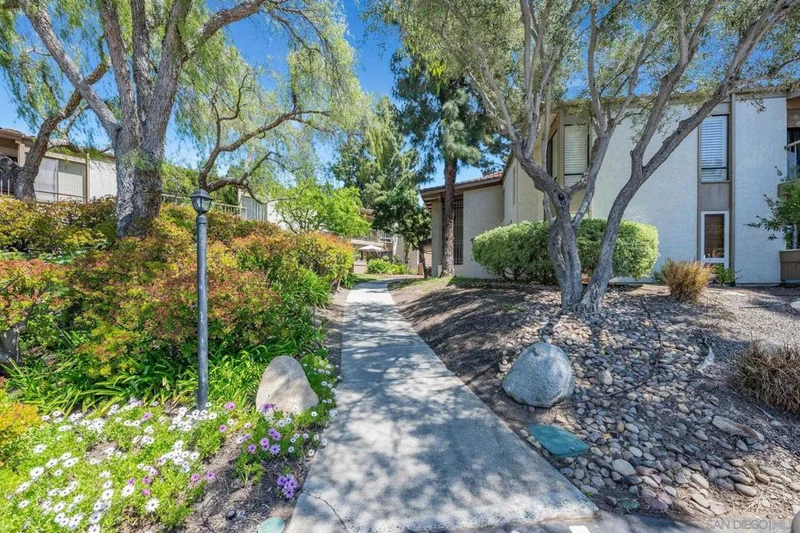 12515 Oaks North Dr. 226, San Diego, CA 92128