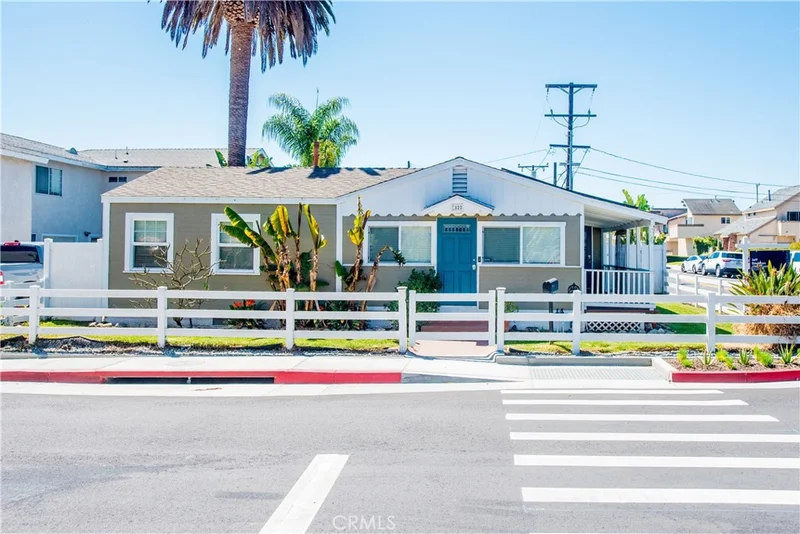 7822 Sycamore Drive, Huntington Beach, CA 92647