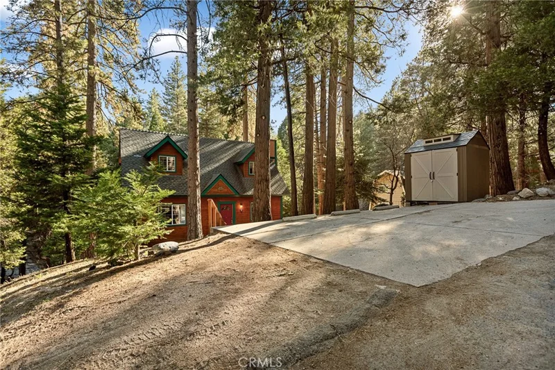 432 Clubhouse Drive, Lake Arrowhead, CA 92352