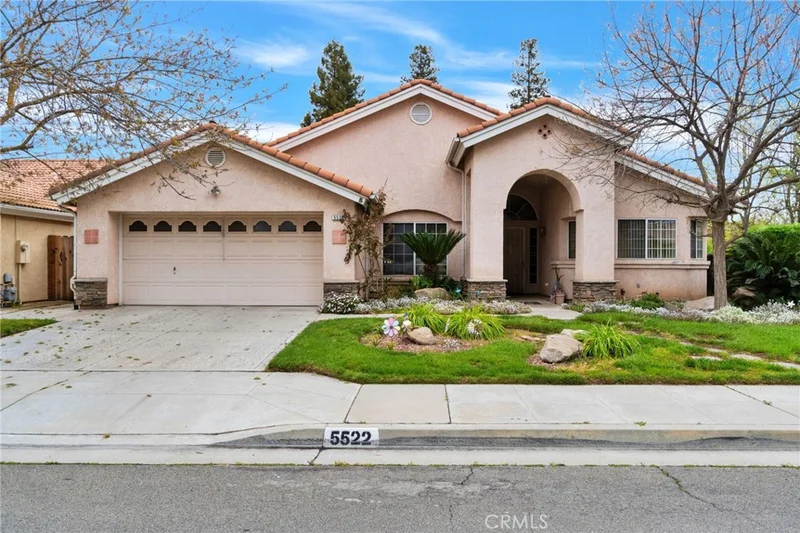5522 W Wathen Avenue, Fresno, CA 93722