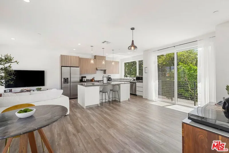 5506 W Olympic Boulevard, Los Angeles, CA 90036