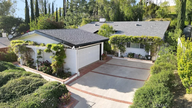 4611 Galendo Street, Woodland Hills, CA 91364