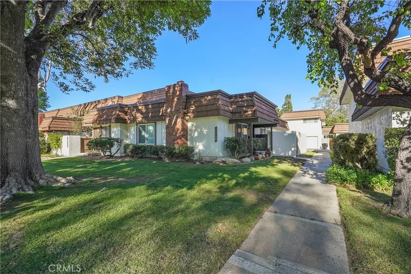 10458 Larwin Avenue 25, Chatsworth, CA 91311
