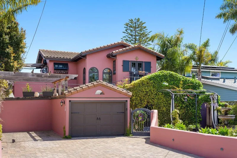 4188 Court Drive, Santa Cruz, CA 95062
