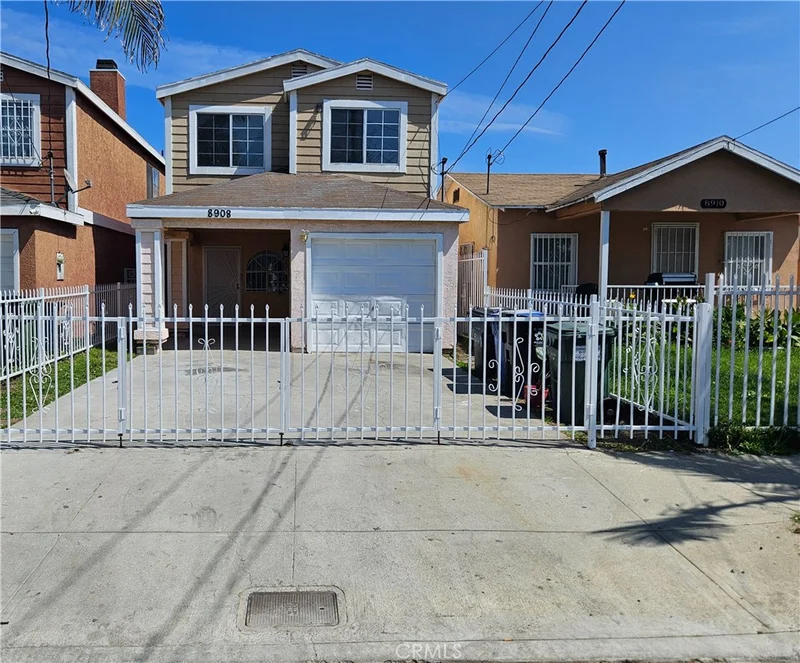 8908 Elm Street, Los Angeles, CA 90002