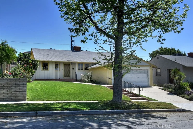 2738 N Keystone Street, Burbank, CA 91504