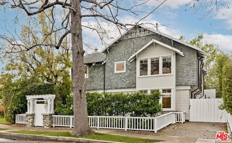 11363 Berwick Street, Los Angeles, CA 90049