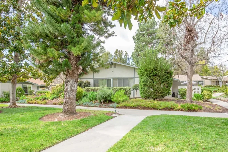 523 Calle Aragon C, Laguna Woods, CA 92637