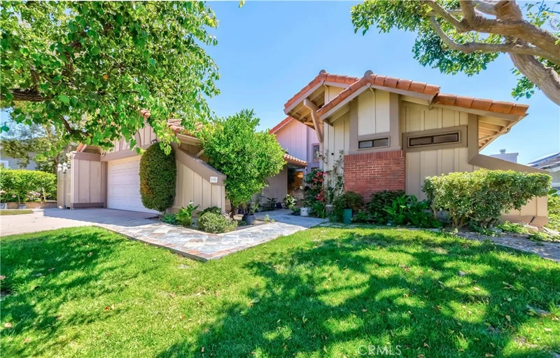 10 Mela Lane, Rancho Palos Verdes, CA 90275
