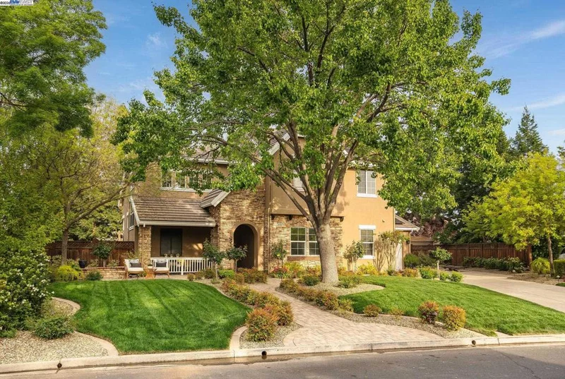 2539 Lakeside Cir, Livermore, CA 94550