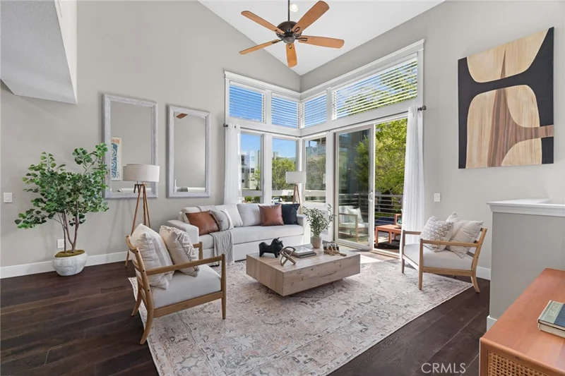 5527 Strand 106, Hawthorne, CA 90250