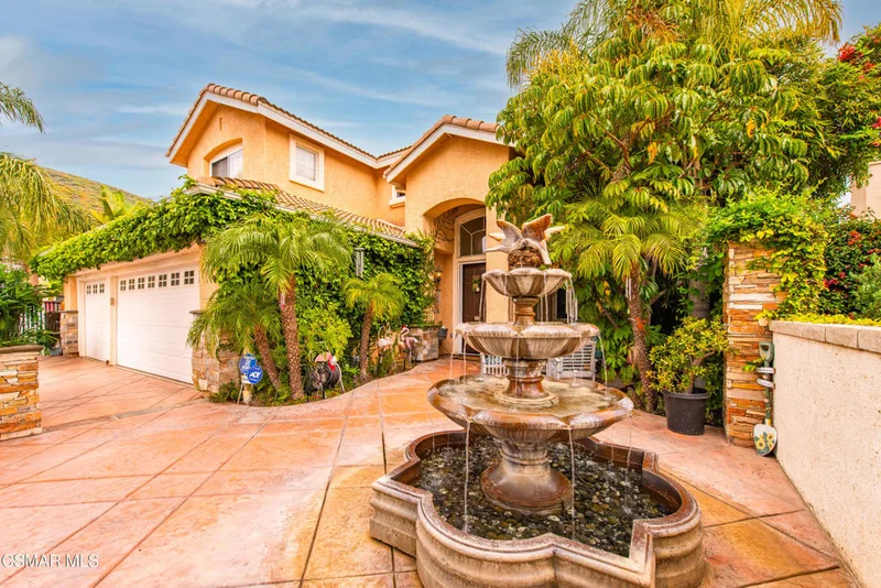 295 Cliffwood Drive, Simi Valley, CA 93065