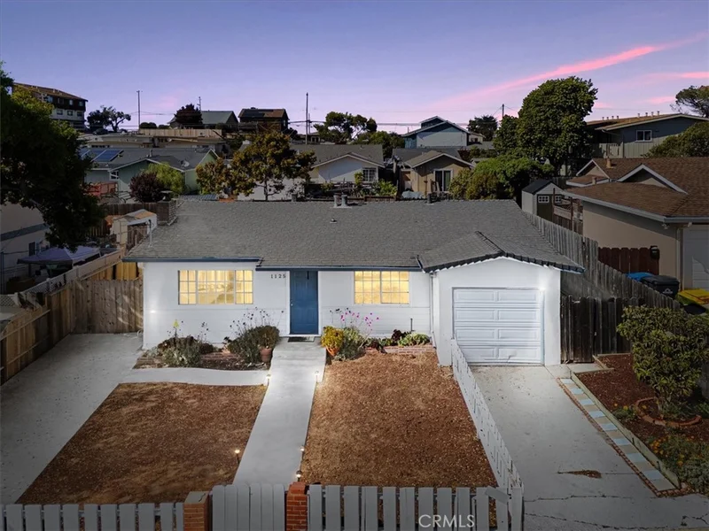 1125 Hamilton Avenue, Seaside, CA 93955