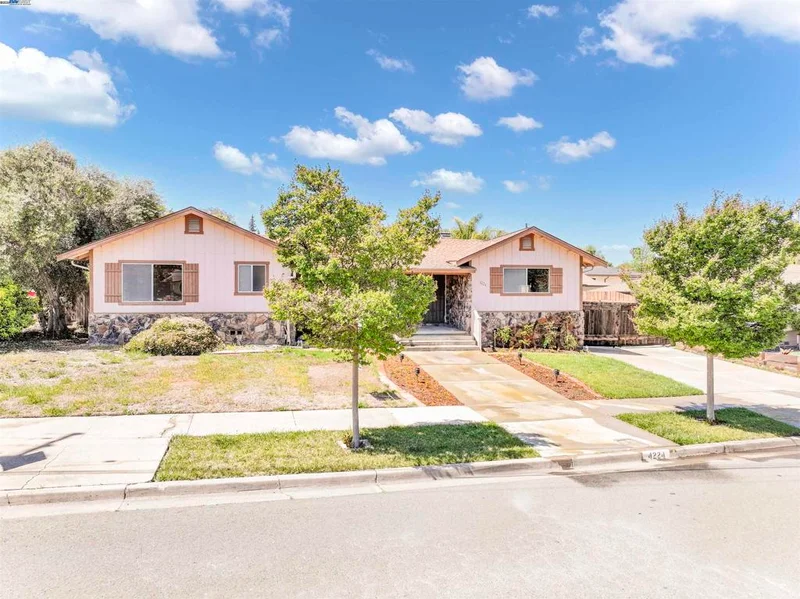 4224 Campbell Dr, Pittsburg, CA 94565