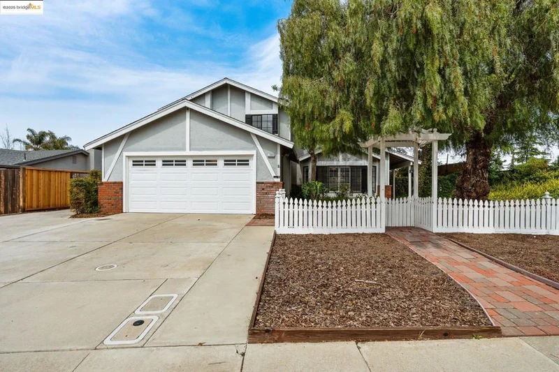 1000 Woodglen Dr, Oakley, CA 94561