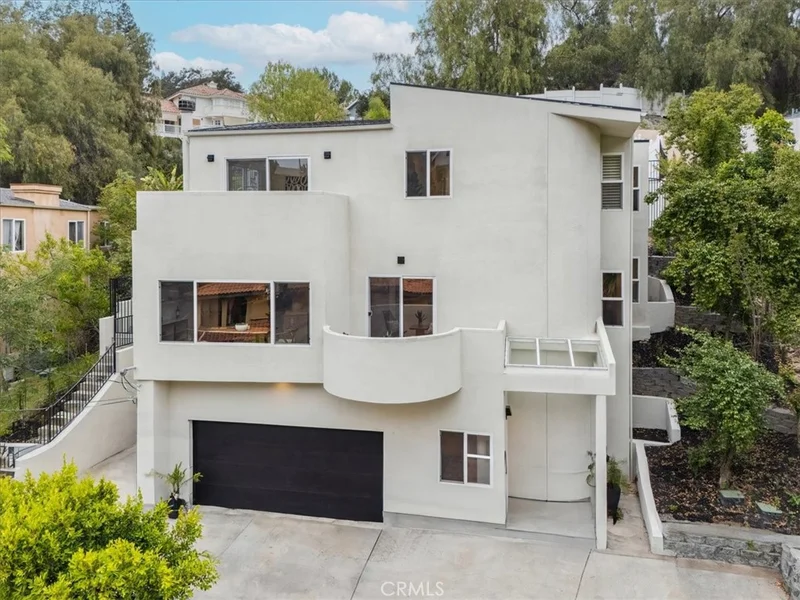 4236 Canoga Avenue, Woodland Hills, CA 91364