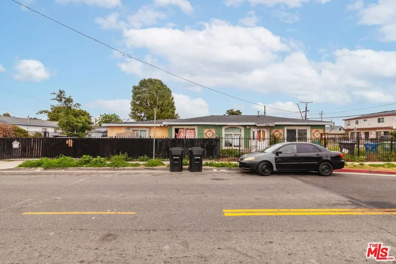 11736 Success Avenue, Los Angeles, CA 90059