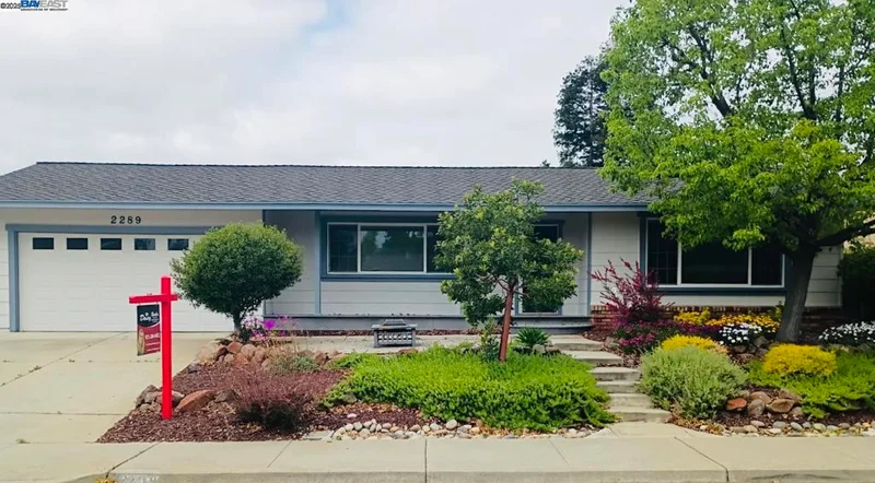 2289 Hampton Rd, Livermore, CA 94550