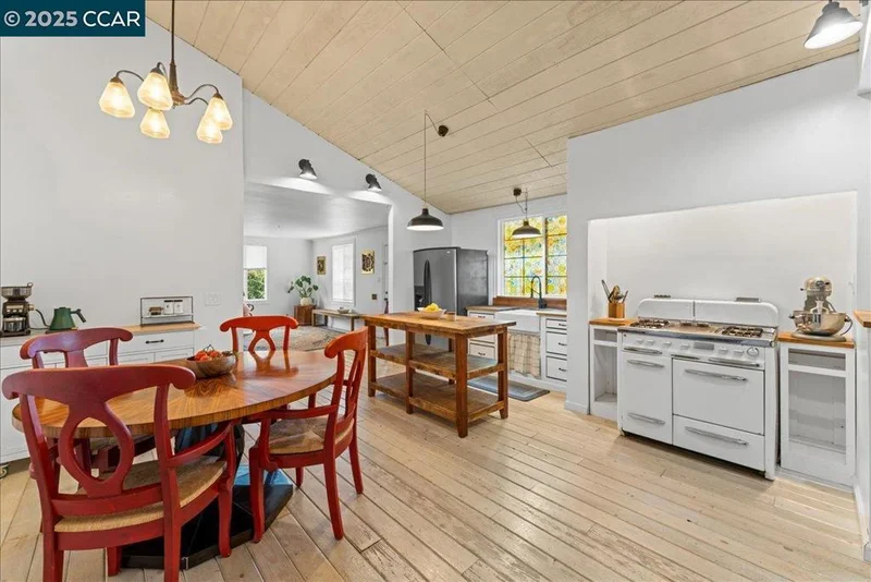 100 Howard, Vallejo, CA 94589-2912