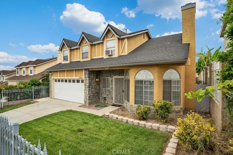 11568 Luanda Street, Lakeview Terrace, CA 91342