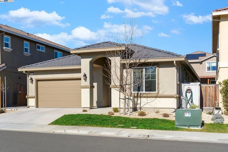 5244 Comfrey St, Fairfield, CA 94534