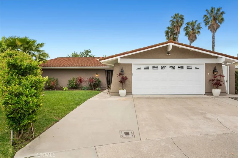 25552 Rhoda Drive, Mission Viejo, CA 92691