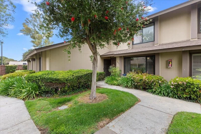 10117 Gayuba Ln, San Diego, CA 92124