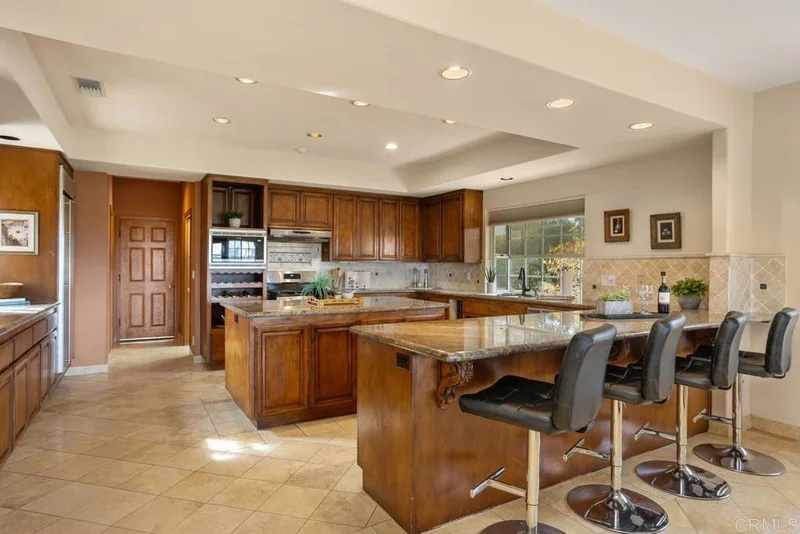 10059 Boulder Knolls Drive, Escondido, CA 92026