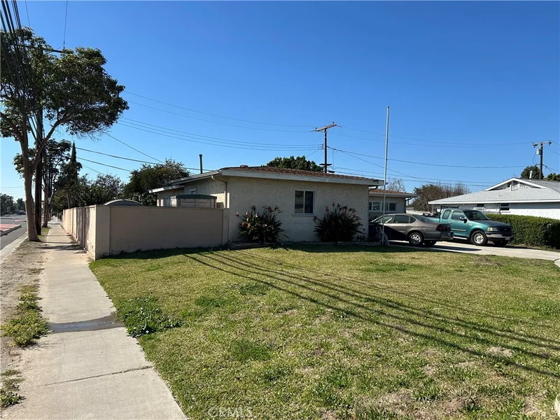 902 Alene Circle, Santa Ana, CA 92703