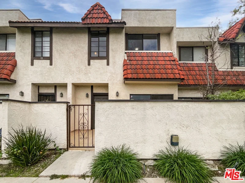 27616 Nugget Drive 5, Canyon Country, CA 91387
