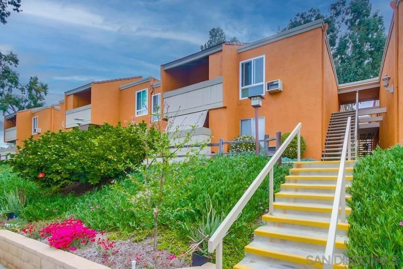 7757 Margerum Ave 245, San Diego, CA 92120
